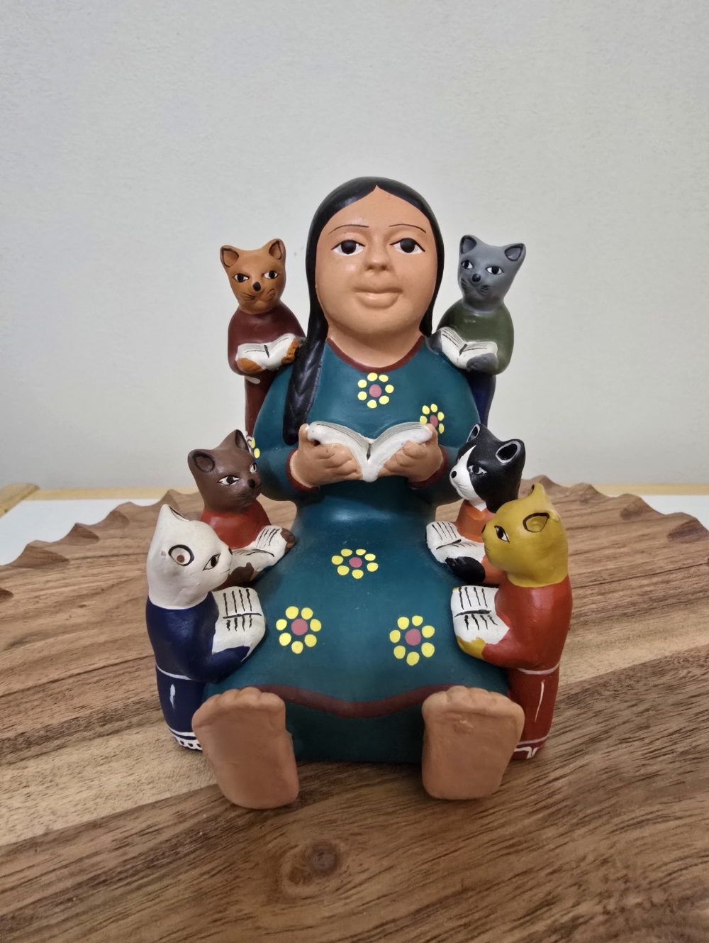 Elidas Imports Latin Girl 6 Cats Kitten Green Ceramic Pottery Folk Art  Figurine